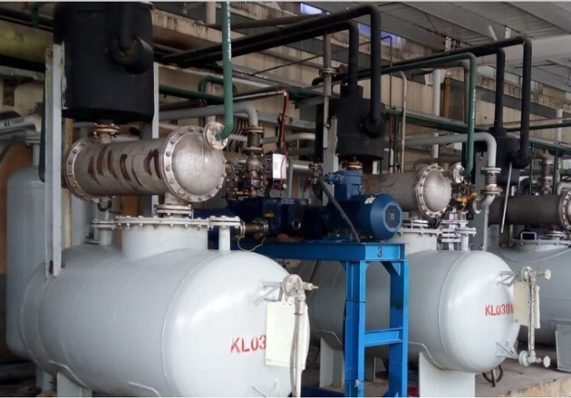    螺杆机组代替爪式泵现场